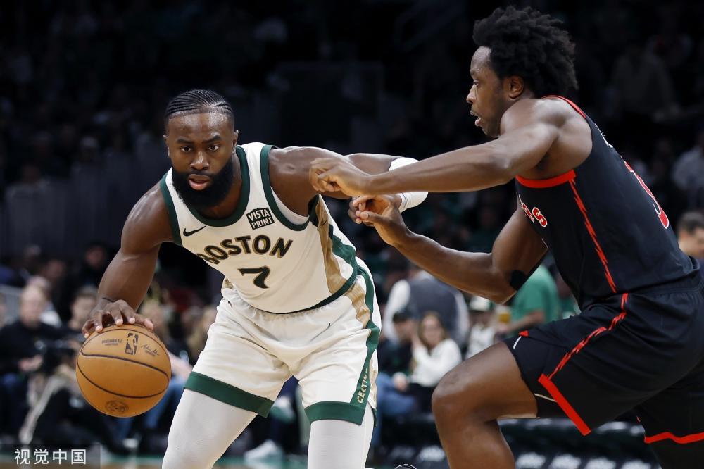 她将技术与 她将技术与