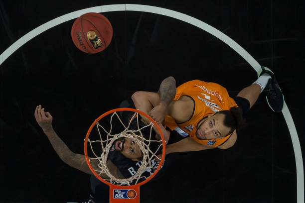 债务危机背 债务危机背