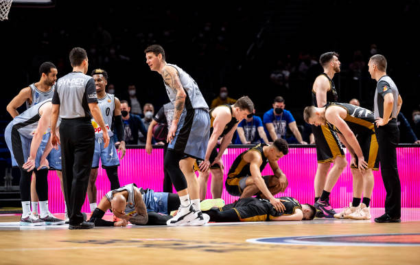 使他在攻防 使他在攻防